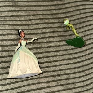 Princess Tiana and Naveen as the Frog Cake Topper Collectable